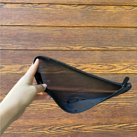 Dior Black Mesh Pouch with Zipper - Picture 2 of 4